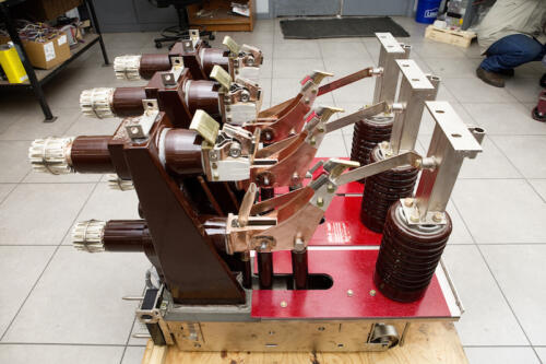 medium-voltage-circuit-breaker